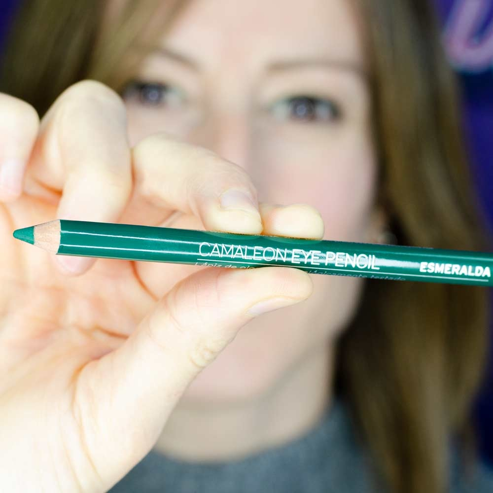 green eyeliner pencil