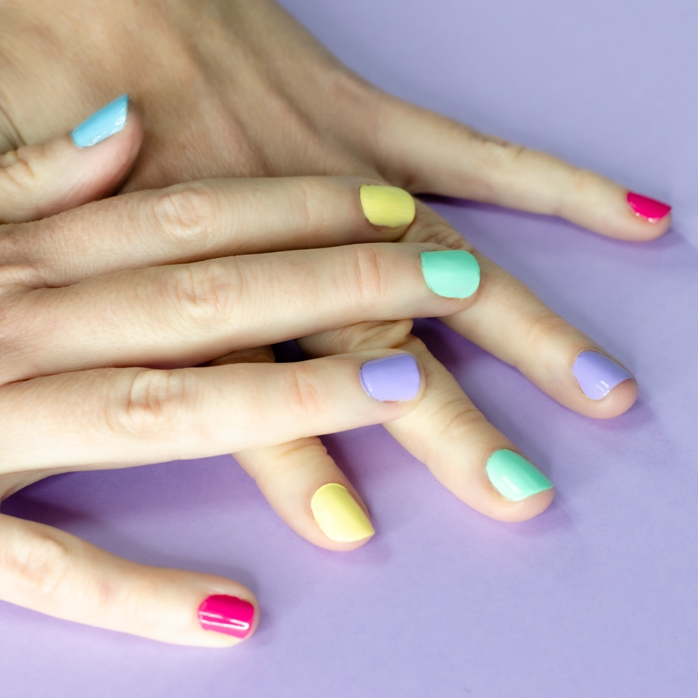 Pack summer manicure