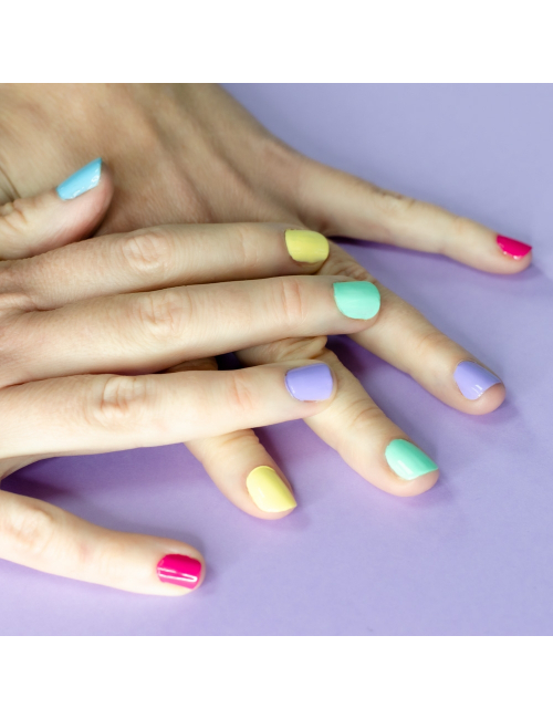 Pack summer manicure