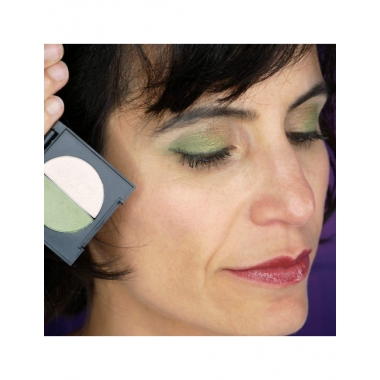 Green and beige eyeshadow