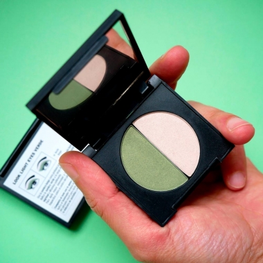 Green and beige eyeshadow