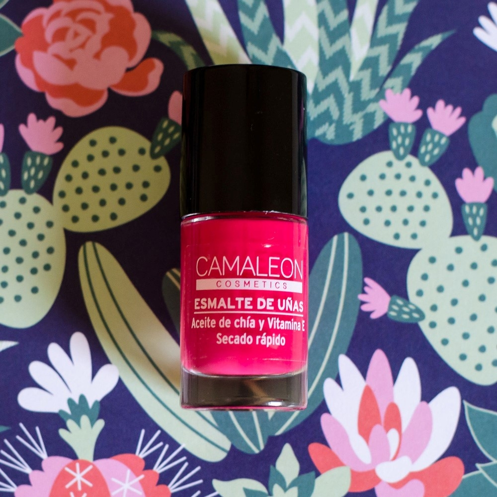 Long-lasting fuchsia nail polish