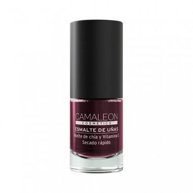 Long-lasting burgundy nail polish