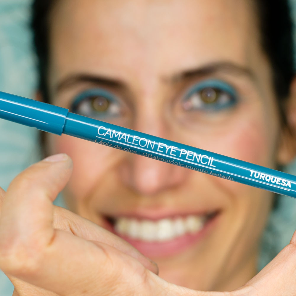 turquoise blue eyeliner pencil