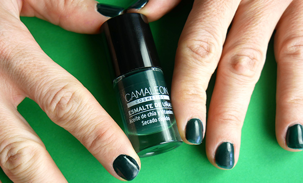 Bottle green nail varnish​